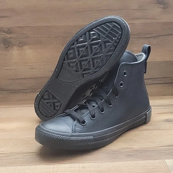 Converse High top Brand new in the box. - Picture 5 of 13